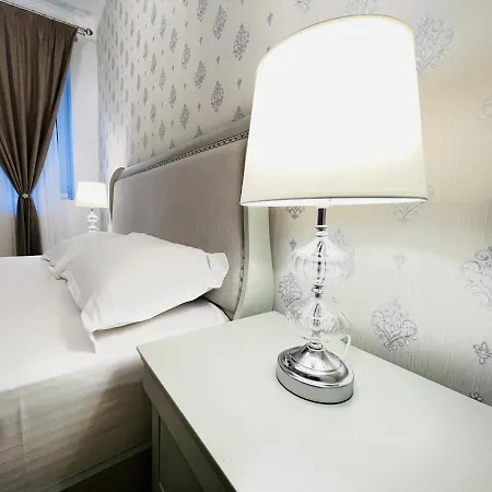 Royal Moonlight 公寓 马马亚